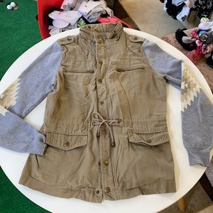 Olive green / sweater sleeve jacket